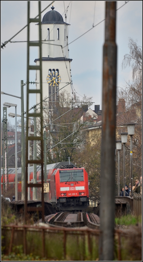 Regelversto�, Motiv teilweise verdeckt. 146 230 am Rheinkilometer 0 im April 12.