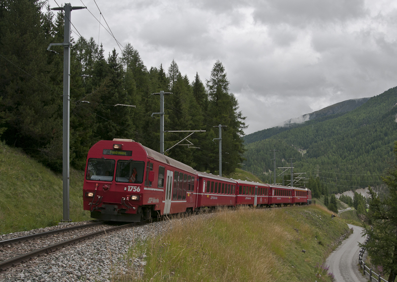 Regio nach Pontresina am 12. August 2010 bei Cinuos-chel-Brail.