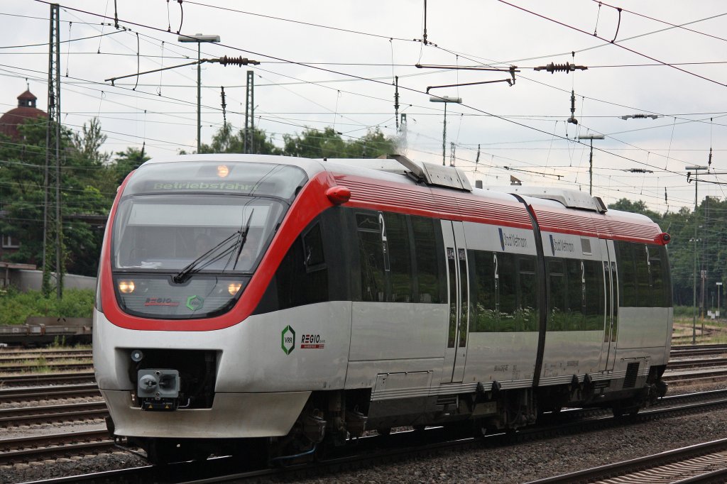 RegioBahn 643 228 am 6.7.12 als berfhrungsfahrt in Duisburg-Entenfang.