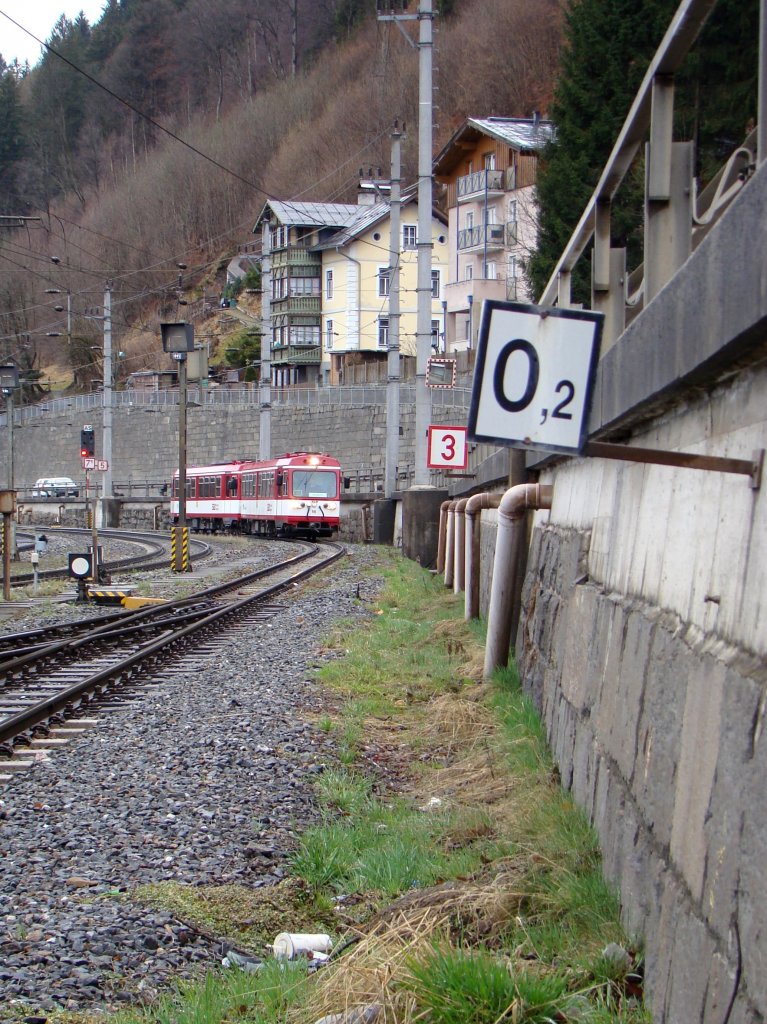 Regionalzug aus Branberg vor Zell am See.05.04.2010