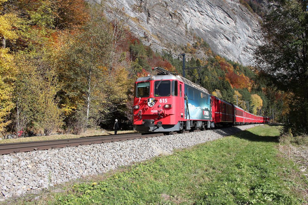 Regionalzug nach Landquart zwischen Grsch und Malans.Ganda 30.10.11
