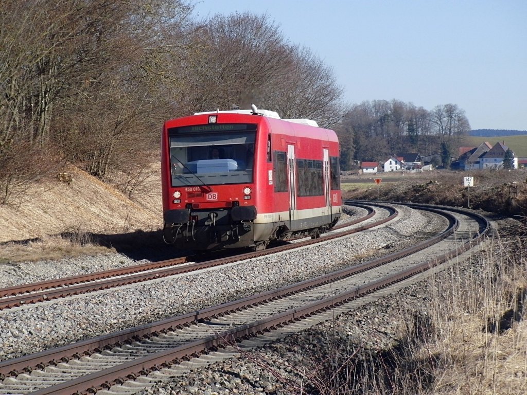 Regioshuttle 650 016-8 als RB 22841 am 07.02.2011 zwischen Biberach (Ri) und Bad Schussenried in der Nhe von Wattenweiler.