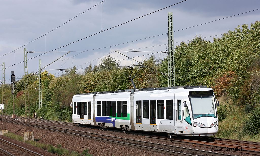 RegioTram TW 702 bei Kassel am 23.09.2011.