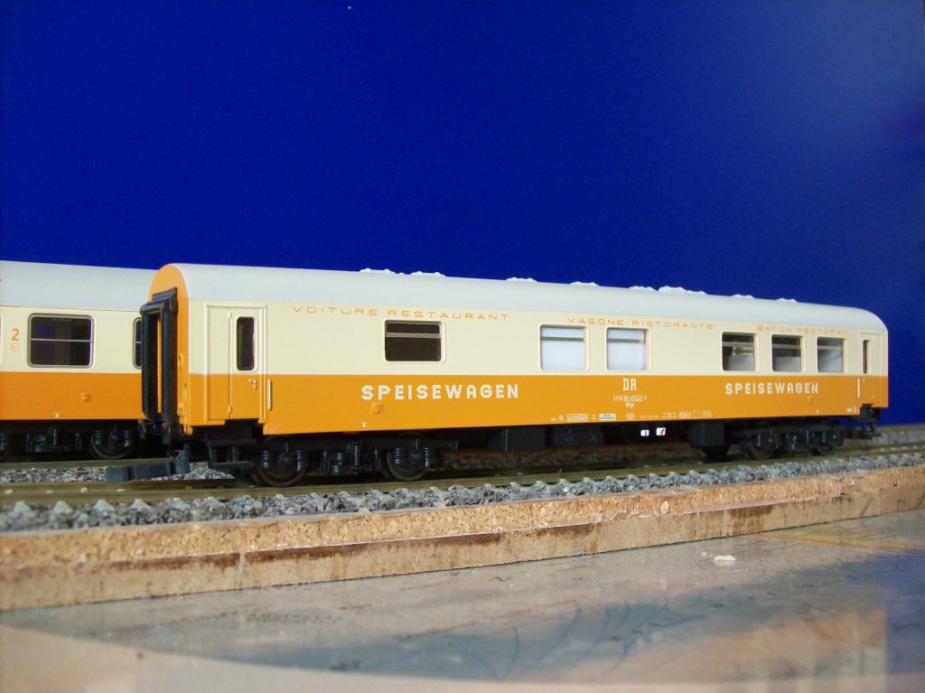 Reko Speisewagen in Lackierung der DR Stdteexpress