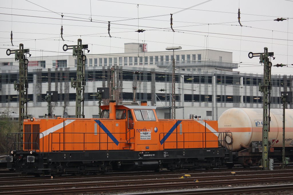 Revita Twin 1700 C'C' 241 007 (i.E.fr die BSM)  stand am 2.4.12 vor einem Gaskesselzug in Dsseldorf-Derendorf.