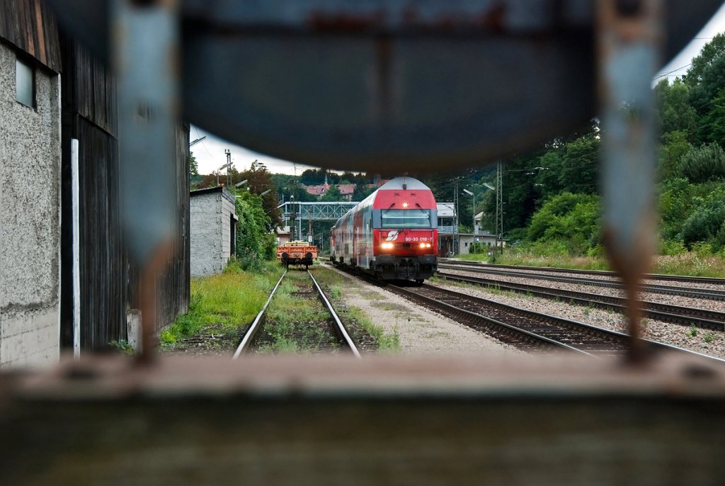 REX 1637 verlt Tullnerbach-Pressbaum. Eine kleine Impression, entstanden am 06.08.2010.