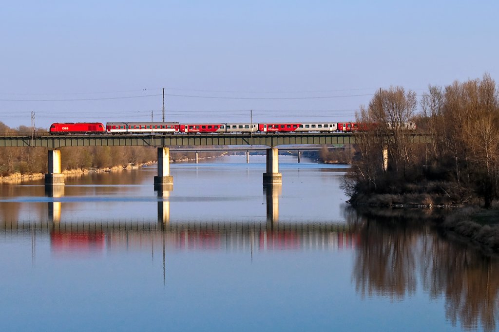 REX 2526 nach Bratislava, kurz vor Wien Lobau, am 21.03.2012.