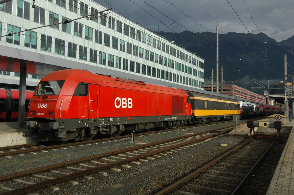 Rh 2016 006 in Innsbruck Hbf am 29.09.2012 beim Bahnhofsfest der BB - 175 Jahre Eisenbahnen in sterreich.