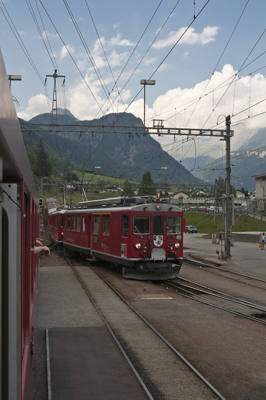 RhB ABe 4/4 II 49 und 46 am 9. August 2010 in Poschiavo.