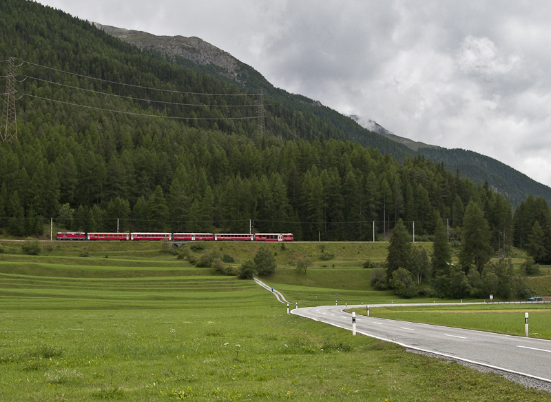RhB Ge 4/4 II 631  Untervaz  am 12. August 2010 bei Zernez.