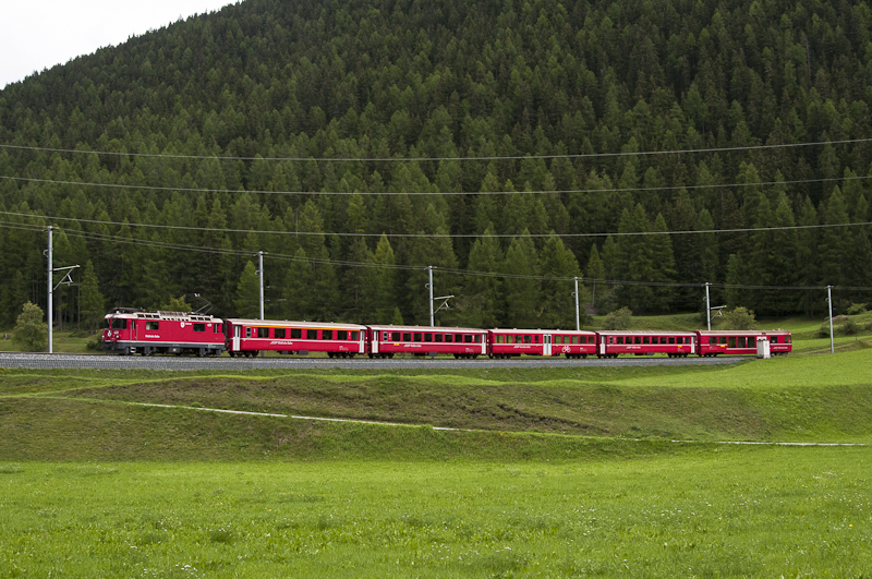 RhB Ge 4/4 II 631  Untervaz  am 11. August 2010 bei Zernez.
