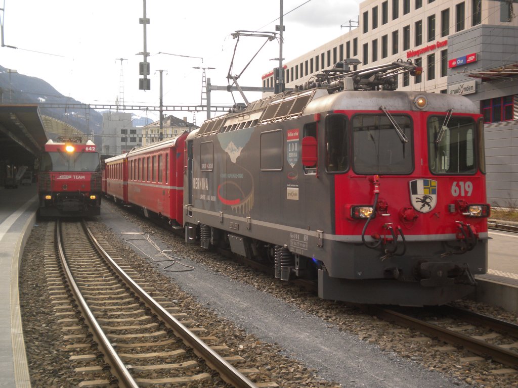 RhB Ge 4/4 III 642  Breil/Brigels  und Ge 4/4 II 619 in Chur am 25.02.2010.