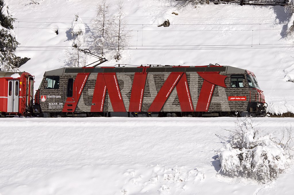 RhB, Ge4-4III, 642 Breil/Brigels (RhB-Team), 02.12.2009 Bergn
