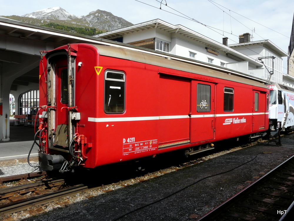 RhB - Gepckwagen  D  4211 in Davos am 14.09.2010