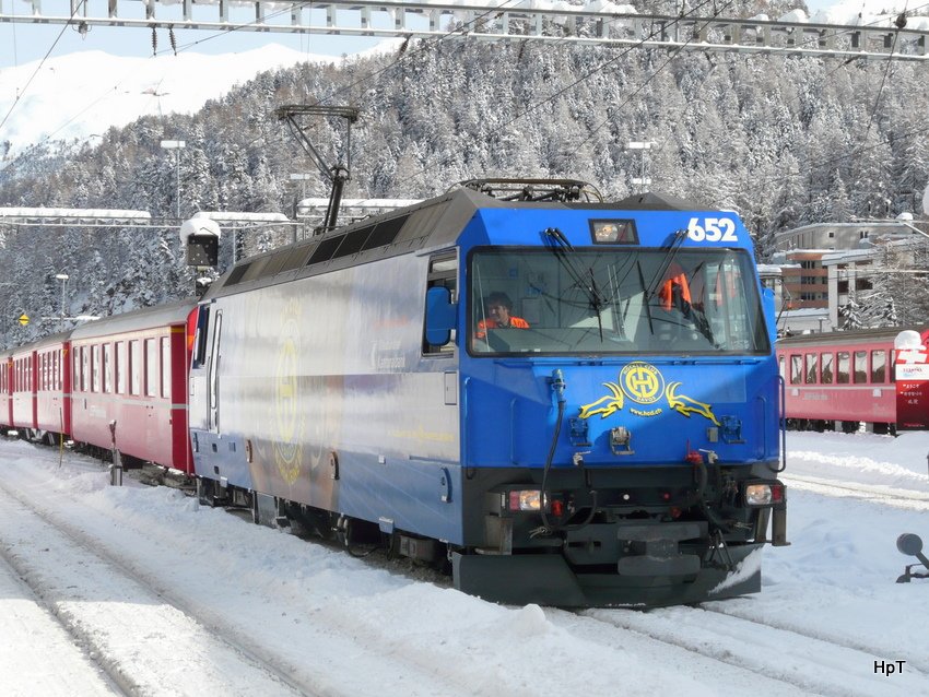 RhB - Lok Ge 4/4 652 bei Rangierarbeiten im Bahnhof von St.Moritz am 01.01.2010