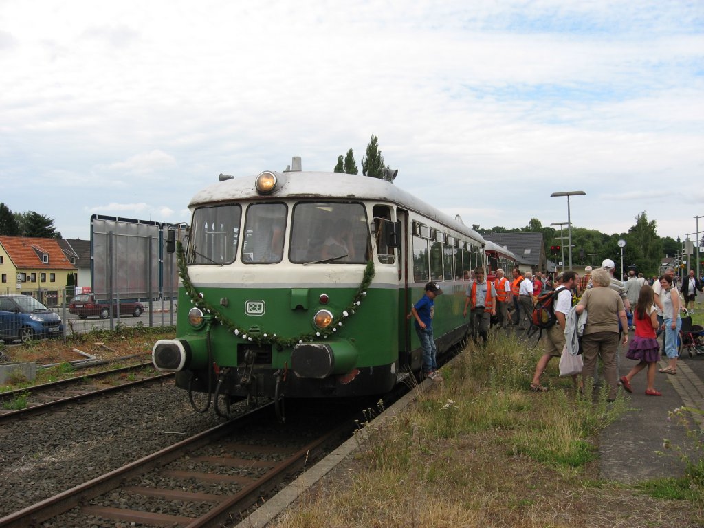 Rhein-Sieg Eisenbahn Schienenbus der am 01. August 2010 auf der Oleftalbahn im Einsatz war im Bahnhof Kall.