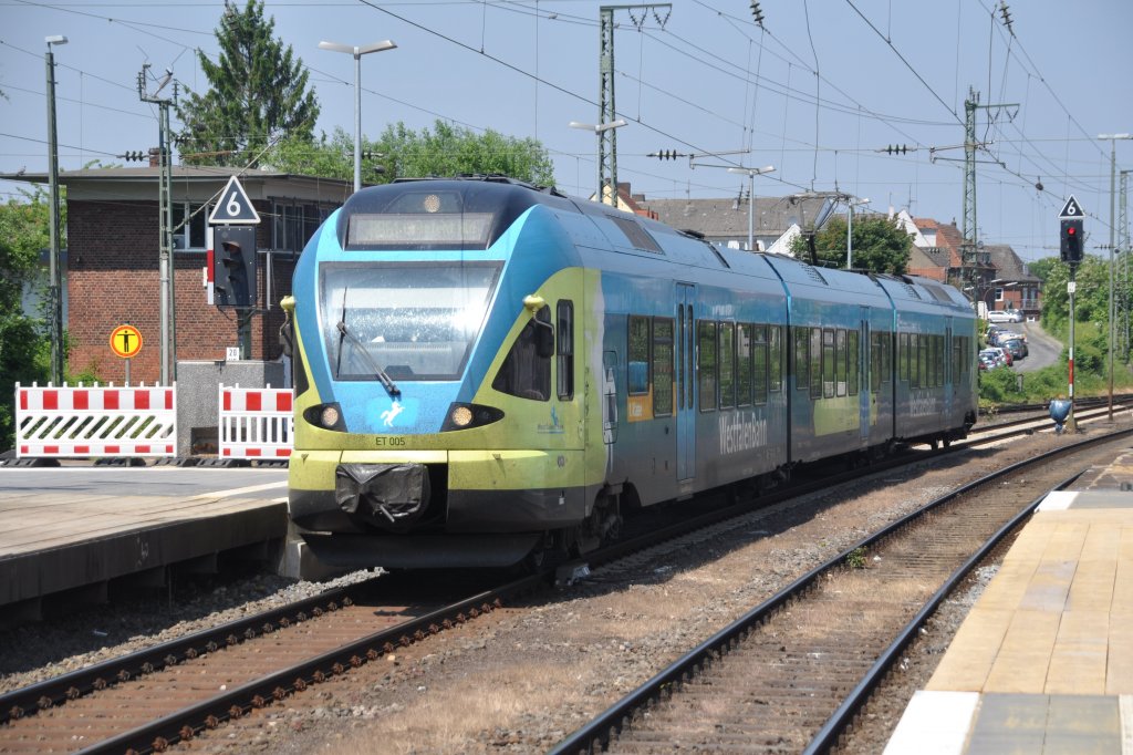 RHEINE (Kreis Steinfurt), 08.06.2013, ET 005 der Westfalenbahn als RB 61 nach Bielefeld Hbf bei der Einfahrt in den Bahnhof Rheine