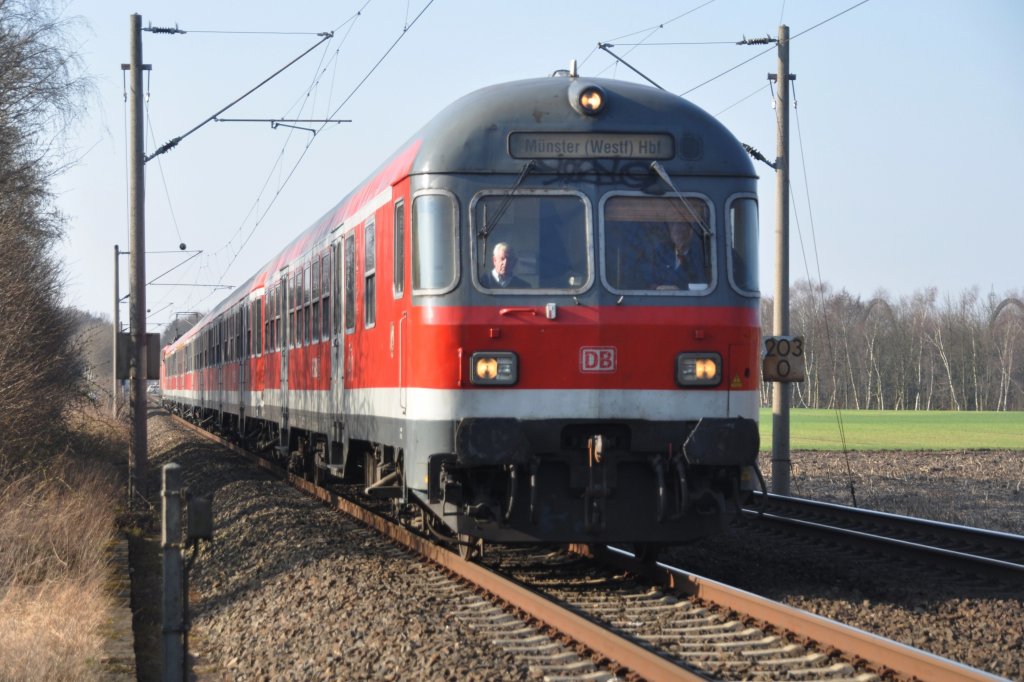 RHEINE (Kreis Steinfurt), 29.03.2011, RB 68 nach Münster/Westf. Hbf kurz vor Erreichen des Bahnhofs Rheine-Mesum

