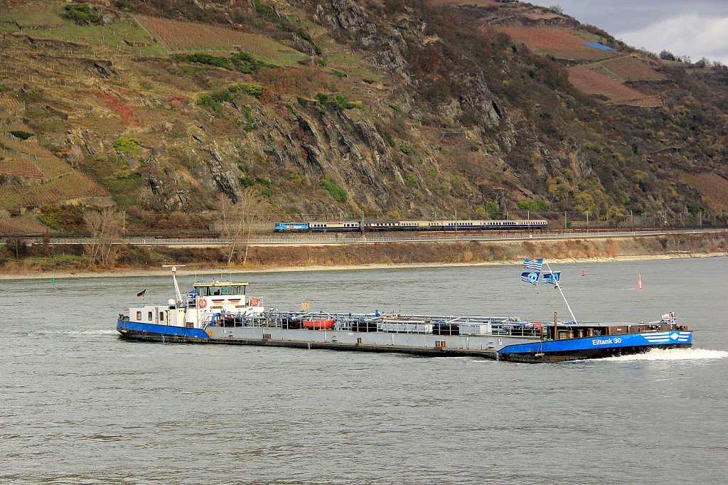 Rheingoldzug 1042 520-5 GeraMond Lok Magazin am 24.11.2012 in Oberwesel am Rhein