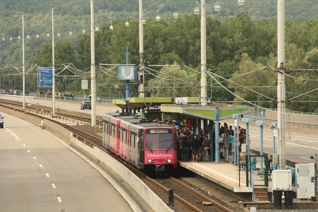 Rheinkultur Verstrkerzug in der Station Rheinaue am 02.07.11