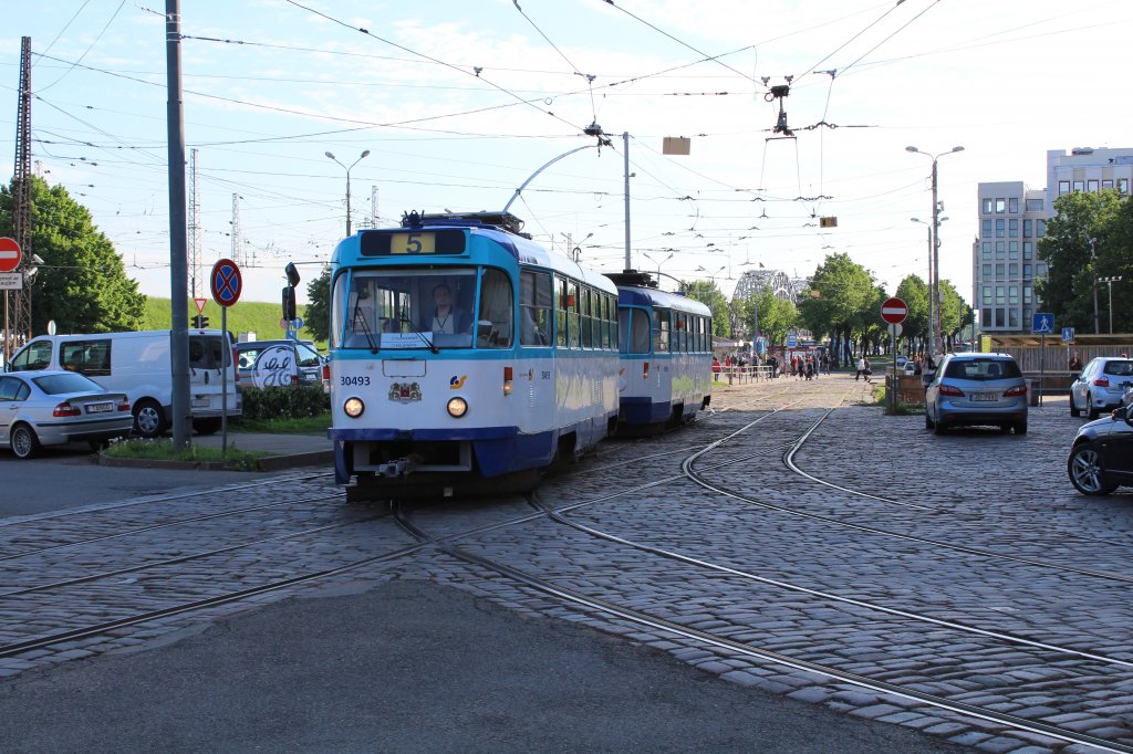 Riga SL 5 (Tatra-Tw 30493) 13. janvare iela / Aspazijas bulvaris am 29. Mai 2013.