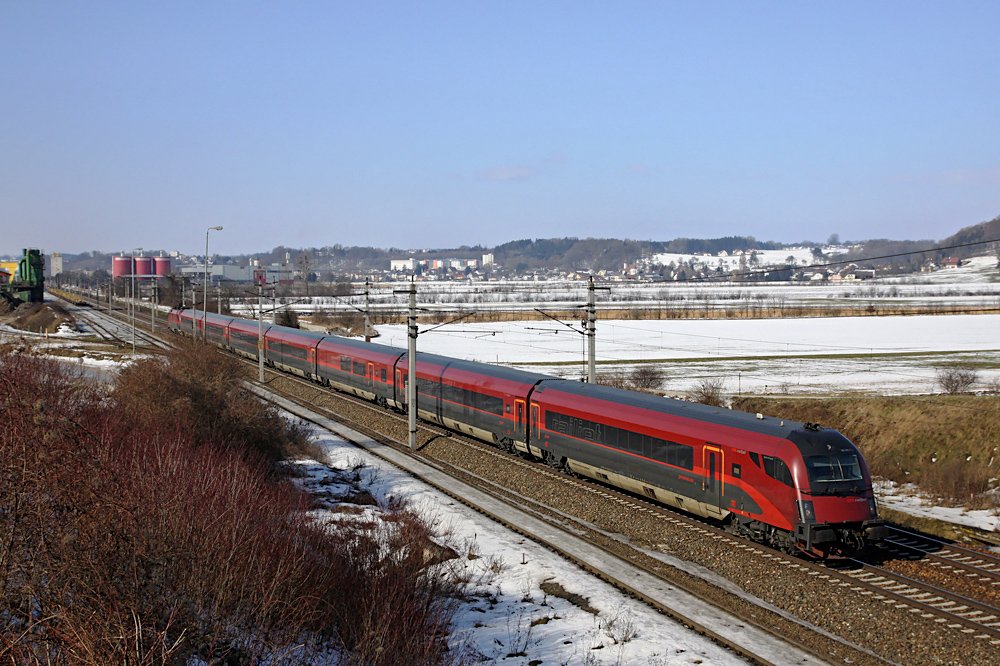 RJ 61 am 21.02.2010 (Mnchen Hbf - Budapest Keleti pu.) bei Amstetten.