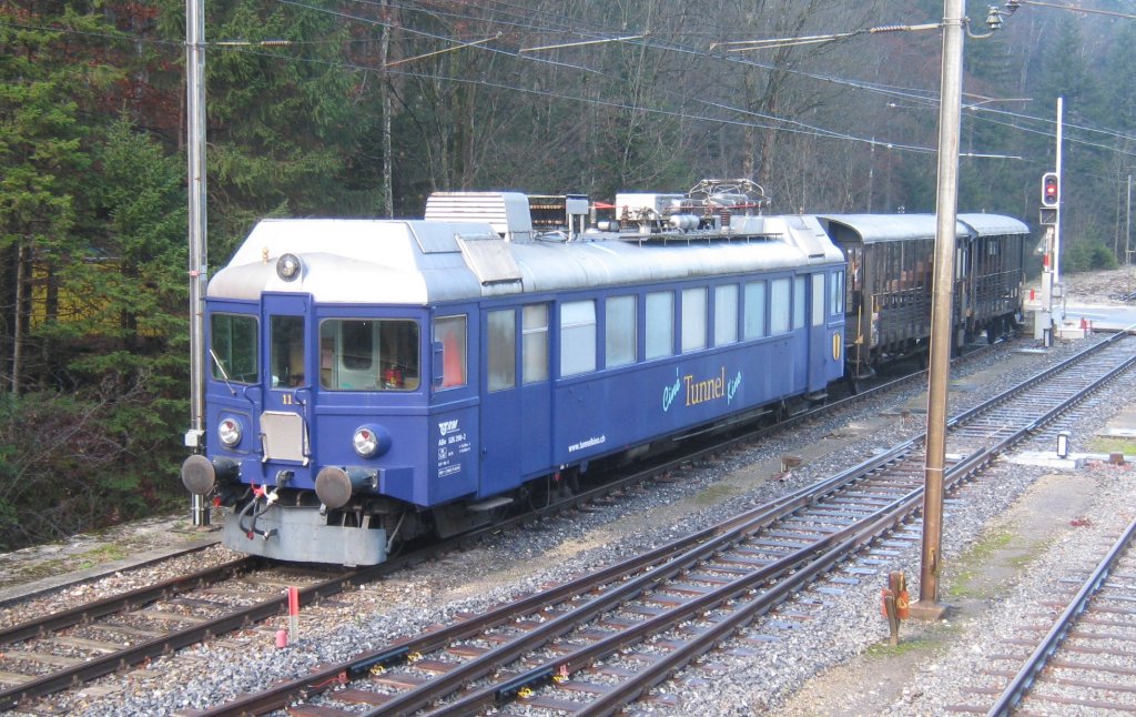 RM ABe 526 290-2 (ex. SOB Nr.11),  Tunnelkino , whrend der Winterpause abgestellt in Gnsbrunnen, 09.11.2011.