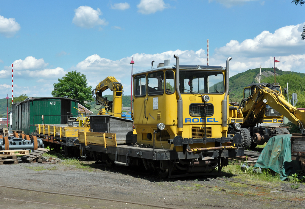 Robel SKL 53 mit Beiwagen 142 der BEG in Brohl - 28.05.2013