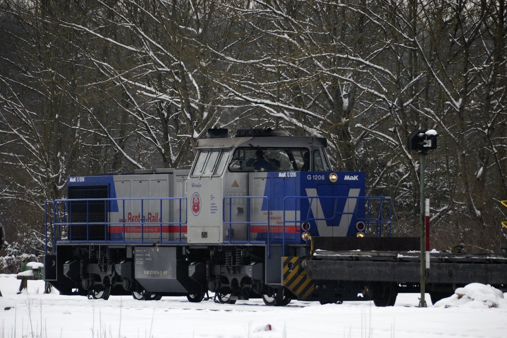  Ronja , die Ruberstochter aus dem Wald... Rent-a-Rail in Neuoffingen setzt seit ca. 1 Monat seinen neuesten Zugang, eine MaK G 1206 auch im dicksten Schnee ein... (12.02.2010).