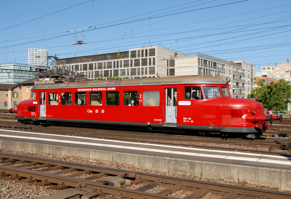 Roter Pfeil RBe 2/4 202 der OeBB Oensingen - Balsthal-Bahn
26.06.2011 Winterthur