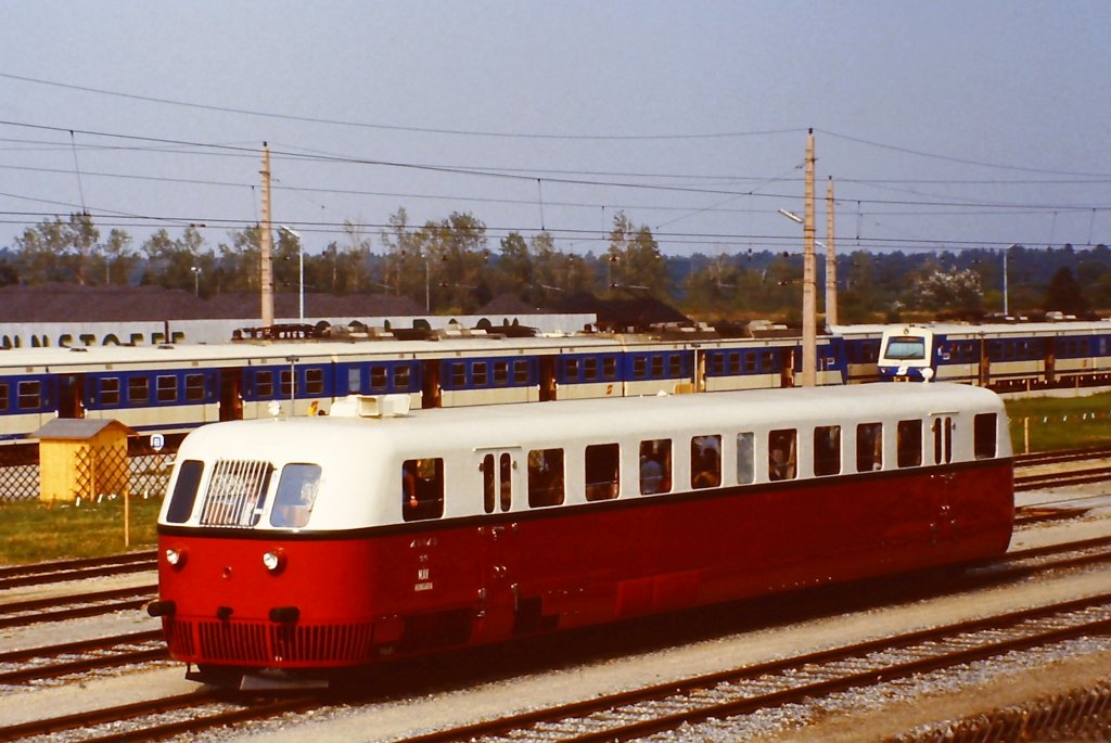 �rp�d-Triebwagen der M�V auf der Parade zum 150-j�hrigen Jubil�um der Eisenbahn in �sterreich 1987.