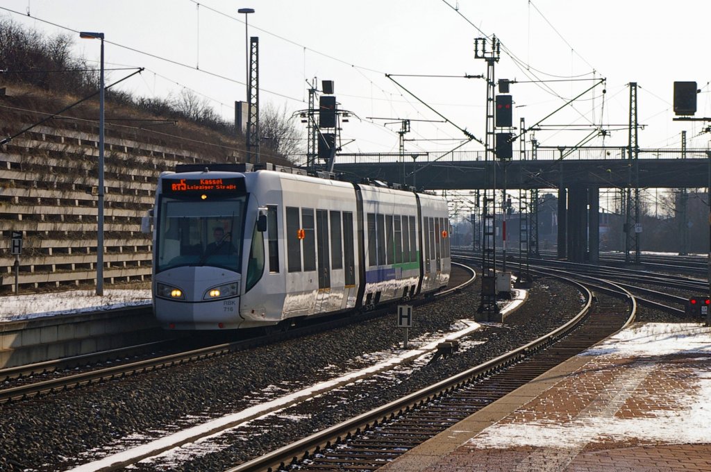 RT5 nhert sich dem Bahnhof Kassel-Wilhelmshhe am 11.02.2012.