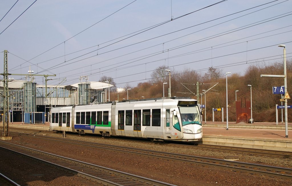 RT5 verlsst am 3.3.2011 Kassel-Wilhelmshhe in Richtung Melsungen.