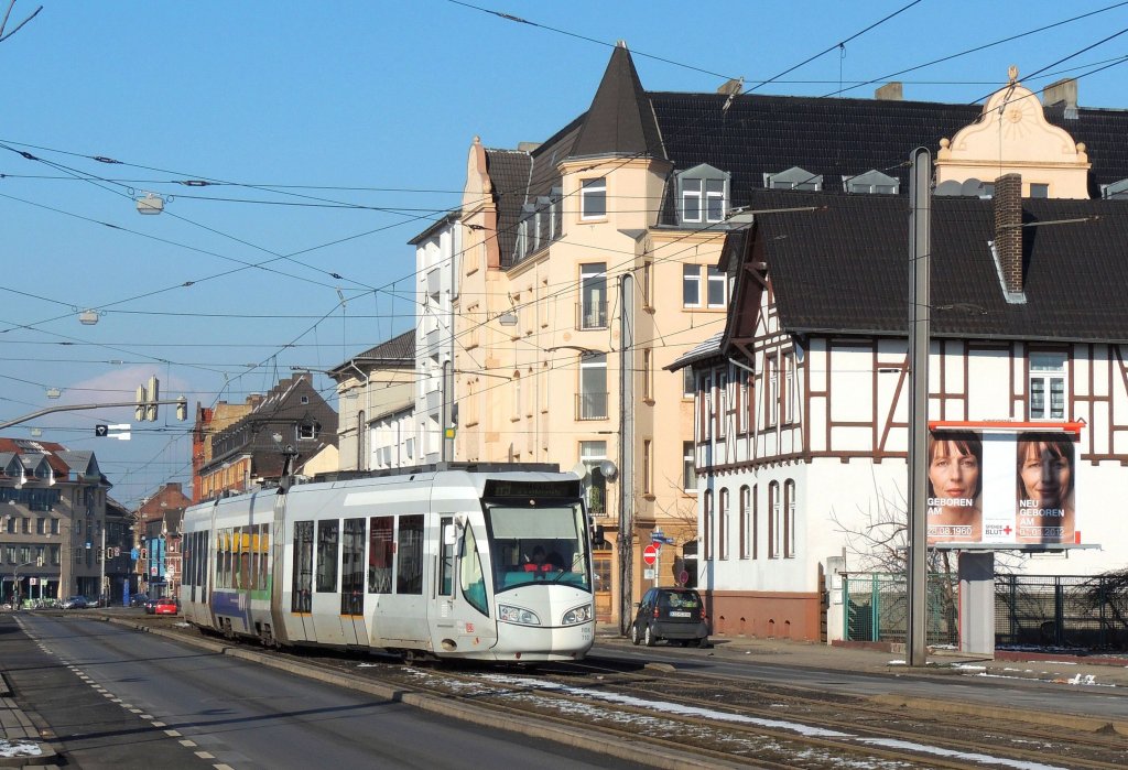 RT9 (Wagen 710) erreicht die Wendeschleife Leipziger Strasse (10.02.13).