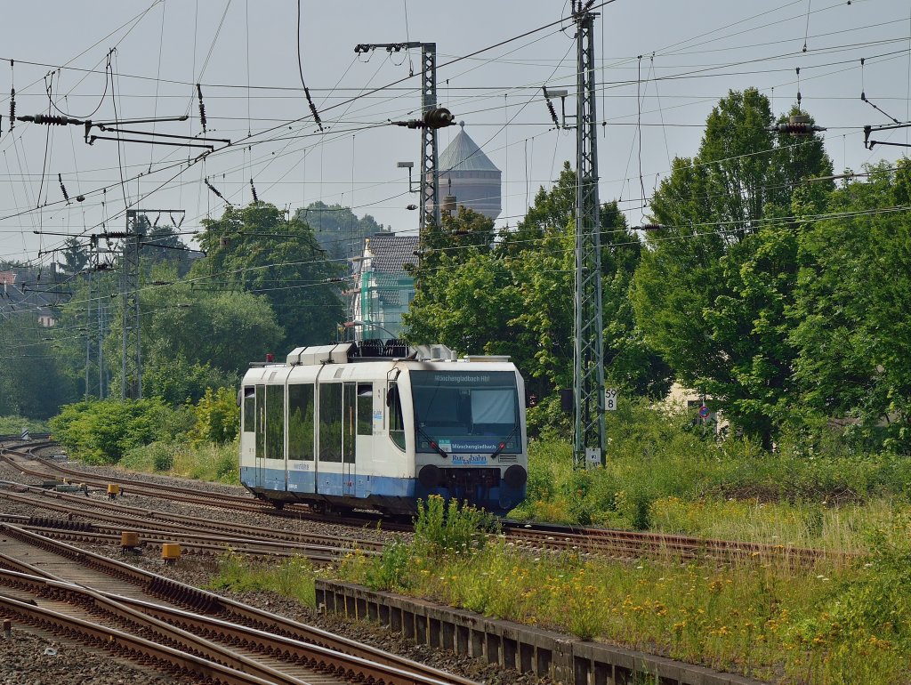 RTB-Triebwagen VT 6.015/654 015 als RB 39 nach Dalheim fahrend beim verlassen des Rheydter Hbf auf Gleis 4 am Sonntag den 14 Juli 2013