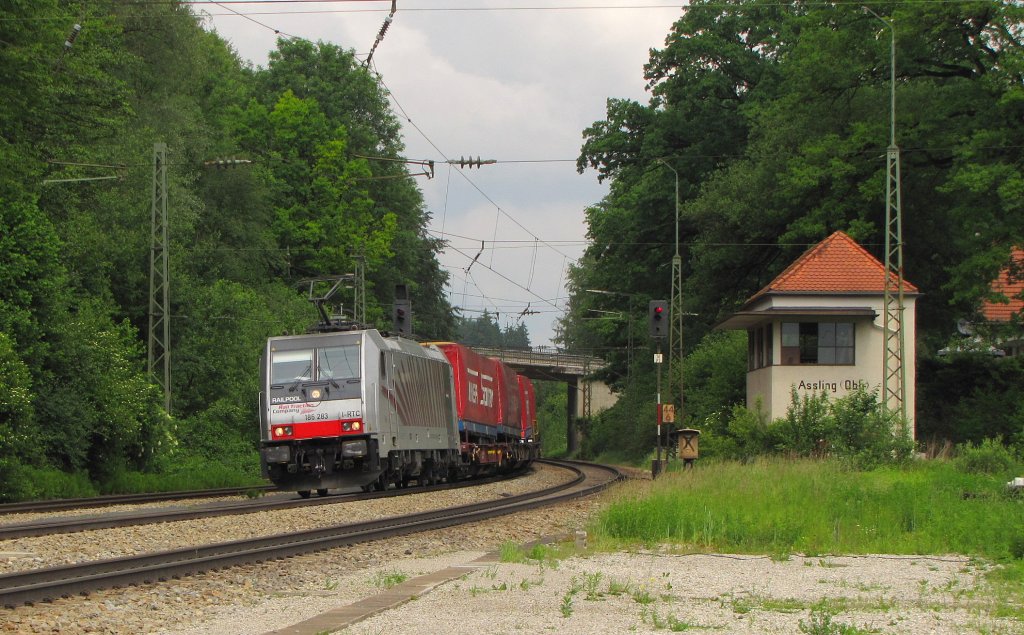 RTC 186 283 mit dem TEC 43241 von Wuppertal Langerfeld nach Verona Quadrante Europa, in Aling (Oberbay); 28.05.2011