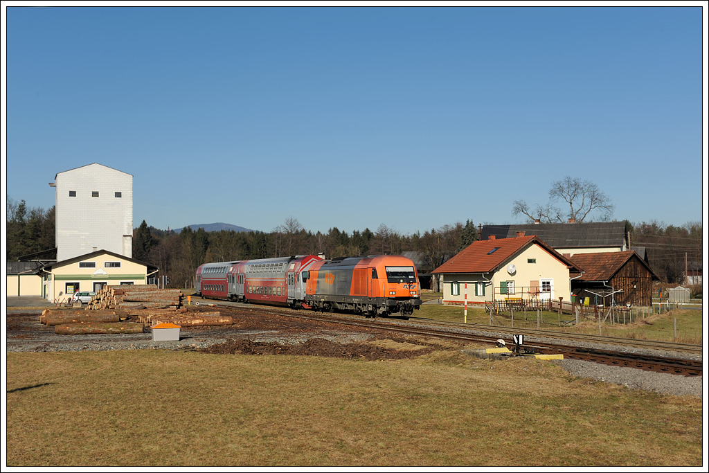 RTS 2016 905 bespannte am 18.1.2011 den als S6 verkehrenden GKB R 4367 von Graz ber Werndorf nach Wies-Eibiswald. Die Aufnahme entstand bei der Einfahrt in Schwanberg.
