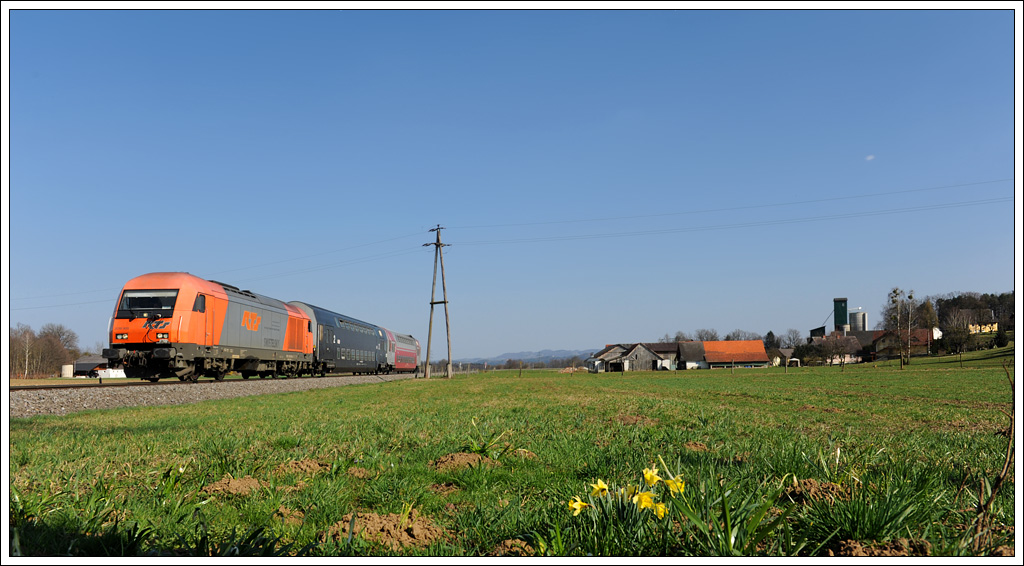 RTS 2016 905 mit dem als S 6 verkehrenden GKB R 4378 von Wies-Eibiswald �ber Werndorf nach Graz, am 30.3.2011 kurz vor der Haltestelle St. Peter im Sulmtal aufgenommen.