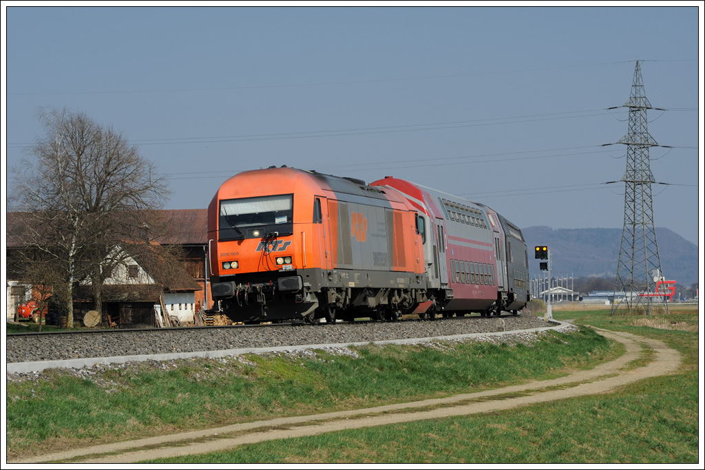 RTS 2016 905 mit dem als S6 verkehrenden GKB R 4373 von Graz ber Werndorf nach Wies-Eibiswald, am 30.3.2011 in Gussendorf aufgenommen.