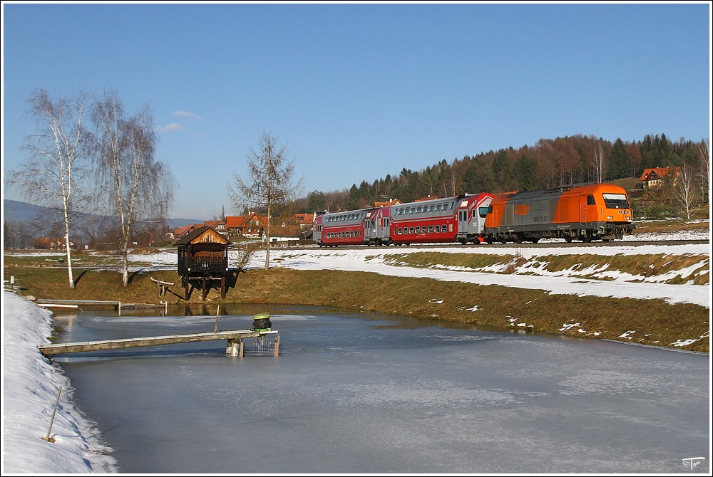 RTS 2016 906 fhrt mit GKB Dosto als R4367 von Graz nach Wies-Eibiswald. 
Kresbach 27.12.2010

