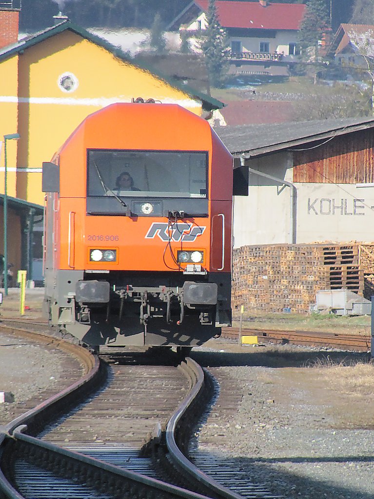 RTS2016.906 bei der Verschubfahrt aus Gleis 2 im Bahnhof Wies Eibiswald am 25.02.2011