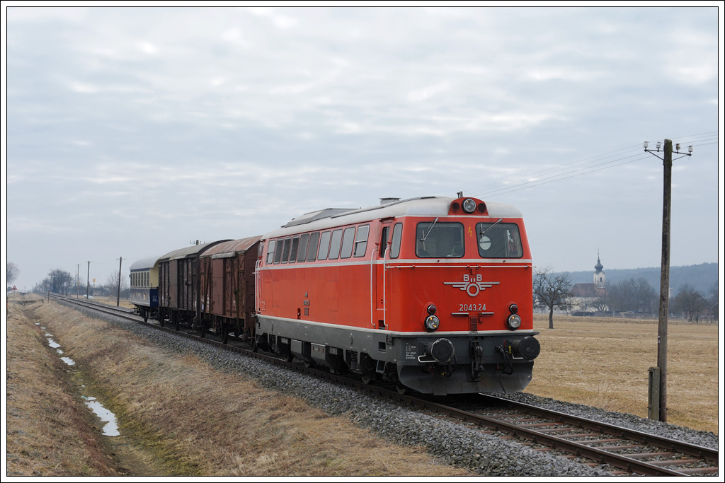 Rckfahrt des zweiten Fotozuges von Oberwart nach Friedberg als SGAG 95661 am 26.2.2011 mit Blick auf Riedlingsdorf.  