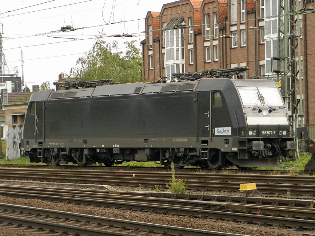 Rurtalbahn Cargo 185 572-5 abgestellt in Aachen Hbf am 12.8.2011