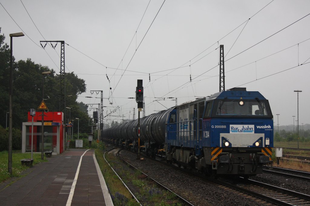 Rurtalbahn V204 am 27.6.12 mit einem Kesselzug in Duisburg-Bissingheim.