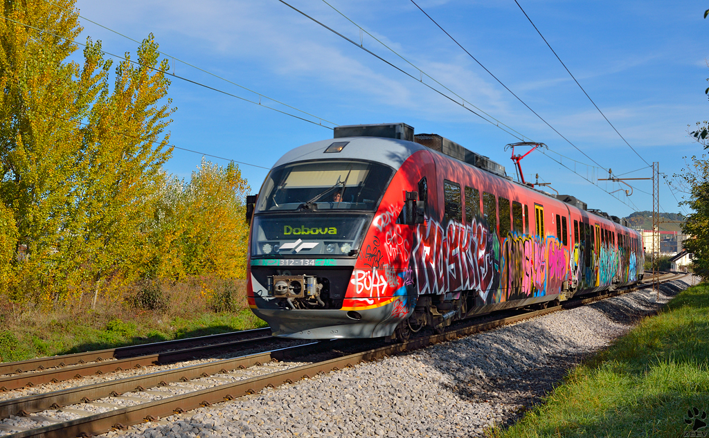 S 312-134 fhrt durch Maribor-Tabor Richtung Dobova. /20.10.2012
