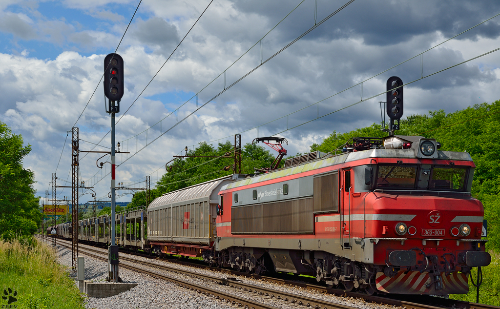 S 363-004 zieht Gterzug durch Maribor-Tabor Richtung Norden. /26.6.2013