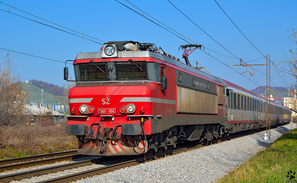 S 363-006 zieht EC151 'Emona' durch Maribor-Tabor Richtung Ljubljana. /17.11.2012