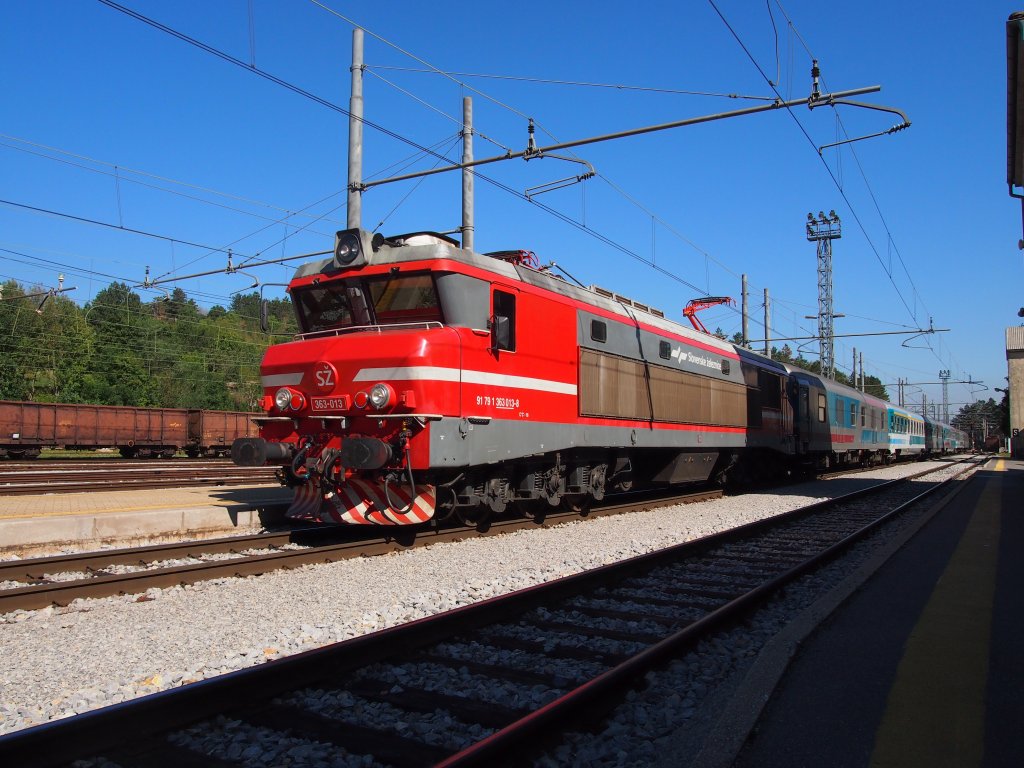 S 363 013 Alstom (nickname-Brigitte)in Bf. Pivka am 2012:09:17