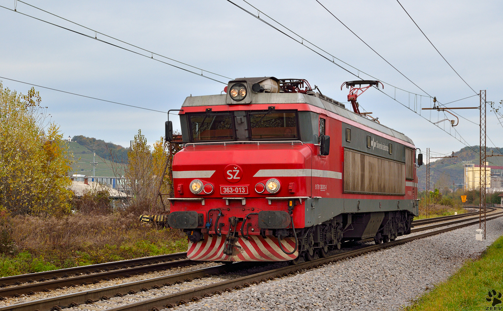 S 363-013 fhrt als Lokzug durch Maribor-Tabor Richtung Sden. 3.11.2012