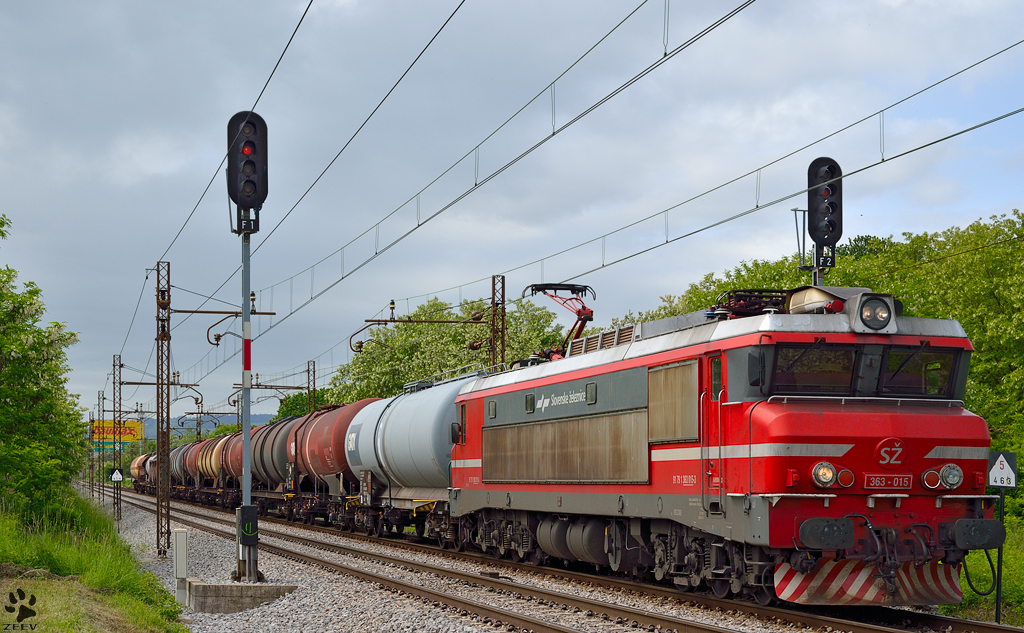 S 363-015 zieht Gterzug durch Maribor-Tabor Richtung Norden. /17.5.2013